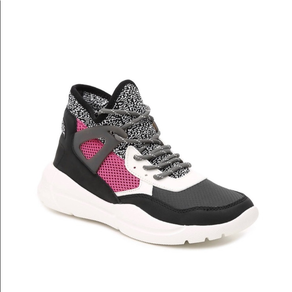 - Kendall + Kylie women’s Midtop Athletic shoe NIB